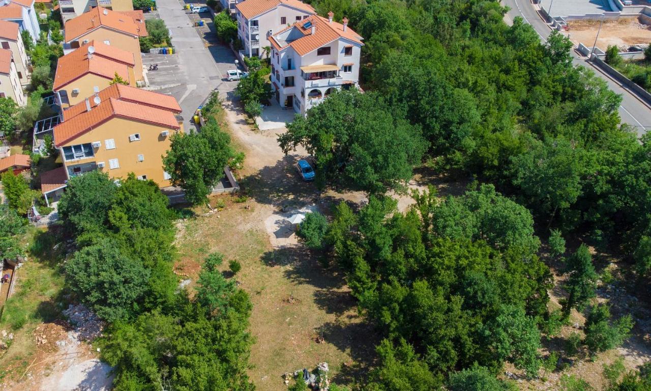 Apartman Mihael Malinska Exterior foto